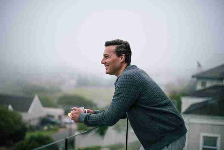 Hein-Overlooking-the-city-on-a-foggy-morning | Speakers Inc International Hein Wagner