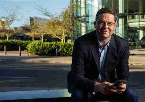 Dr Graeme Codrington