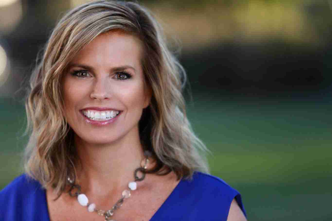 Dr Elizabeth Lombardo cover | Speakers Inc International Dr. Elizabeth Lombardo