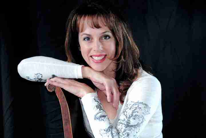 Lesley Rochat